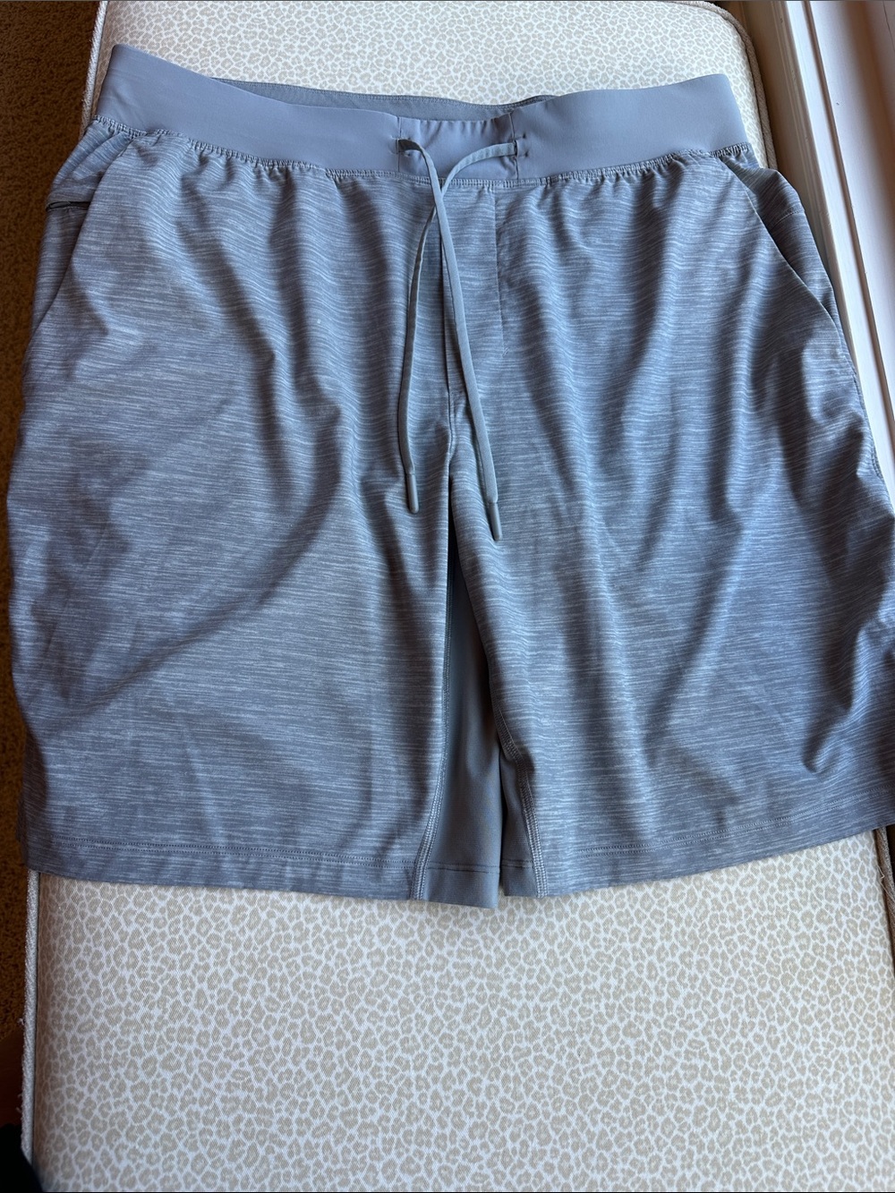 Lululemon Men's Heathered Gray Performance Drawstring Gym Athletic Shorts XL
